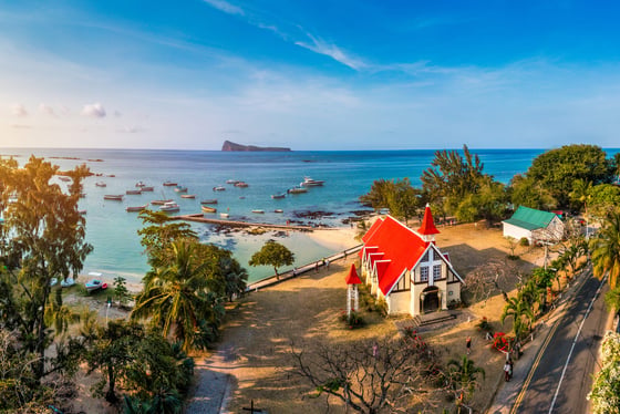 Visite de Port Louis, jardin Pamplemousse, snorkeling au trou aux biches, plage de Pereybere & église Cap Malheureux