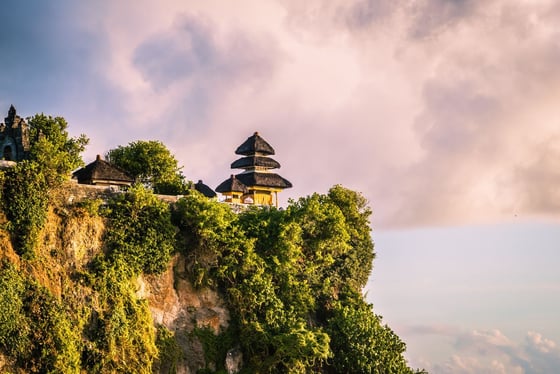 Visite du temple d'Uluwatu avec guide francophone